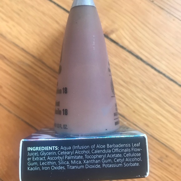 NEW Zuzu Luxe L-24 Oil-Free Liquid Foundation - Picture 3 of 5